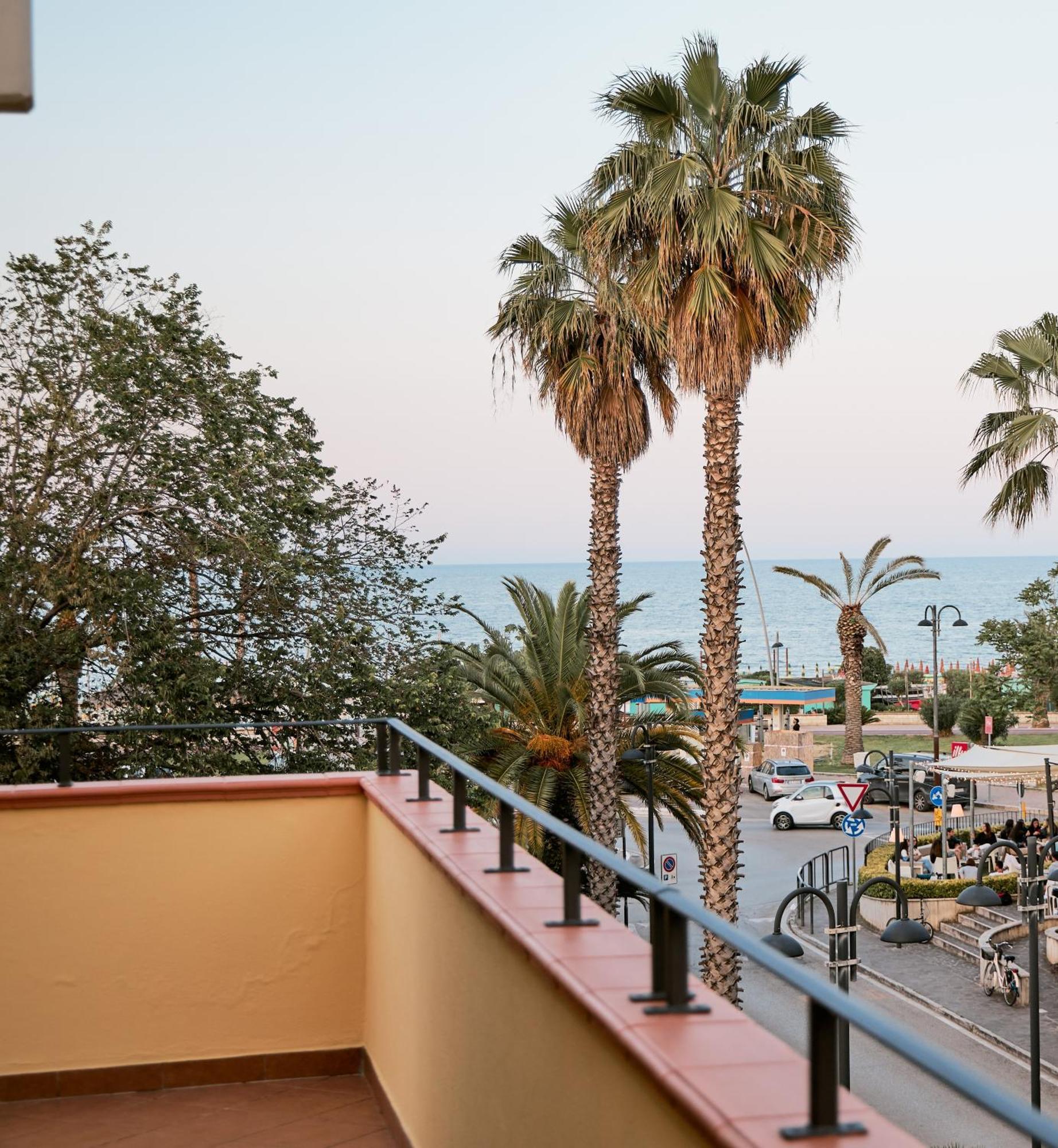 Discover Tortoreto Exterior photo